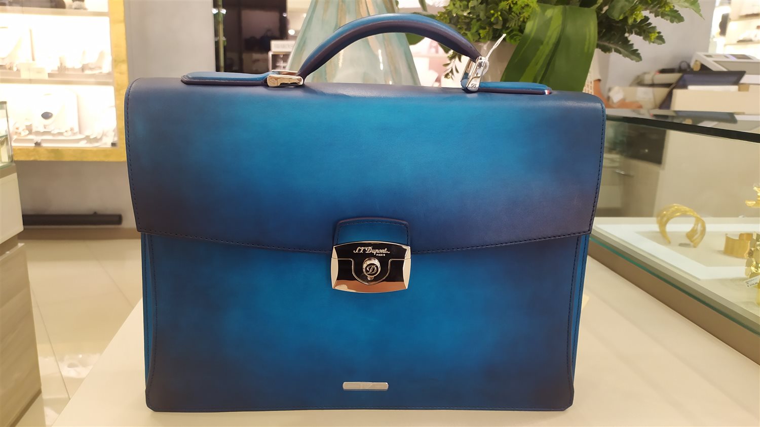 Dupont briefcase deals